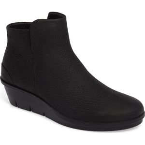 ECCO Black Skyler Wedge Boot Size: 8-8.5/39 EU